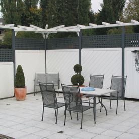 Terrasse mit Sichtschutz - Garten- und Landschaftsgestaltung Werner Kortemeier
